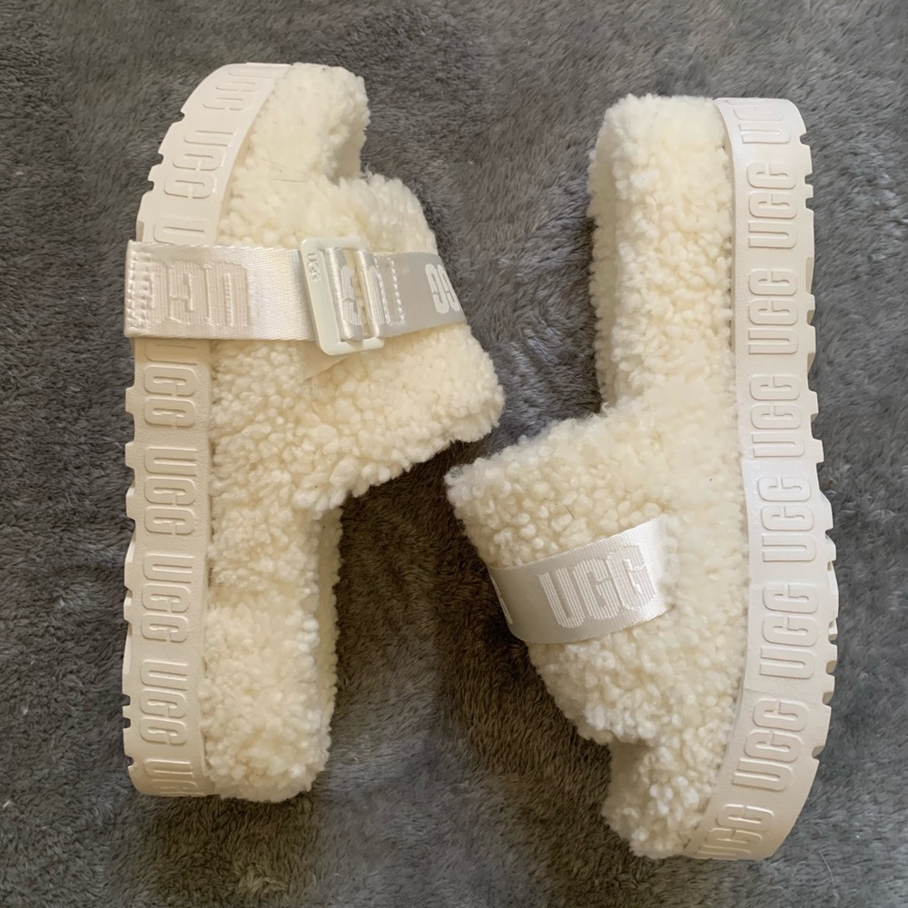UGG Fluffita Slide